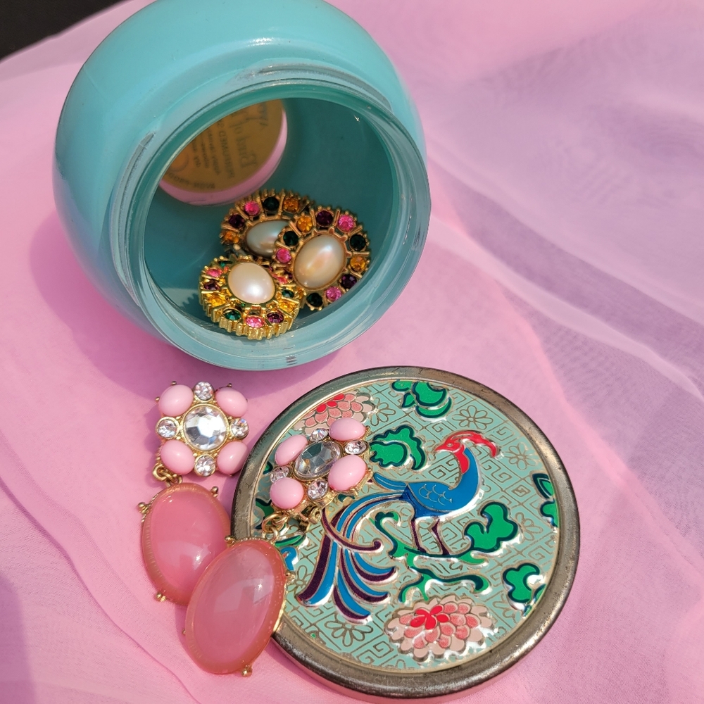 Vintage Avon Bird of Paradise Jar (empty) ~ Pretty Blue w/Colorful Embossed Lid